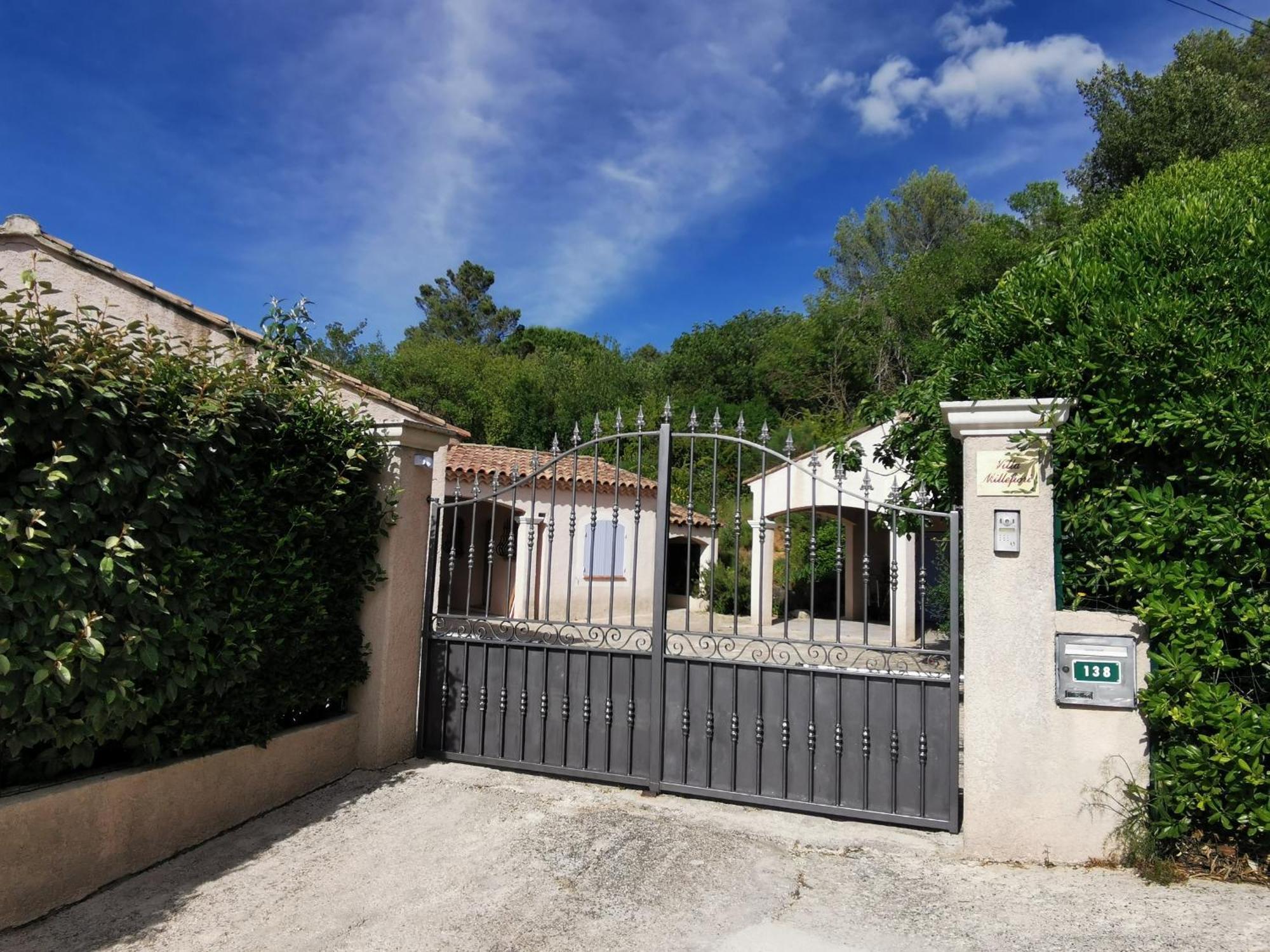 Le Loriot Villa Auriol Exteriör bild